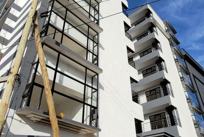 1 Bed Apartment with En Suite at 87 Mall - 2