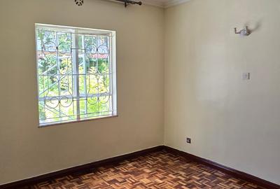4 Bed Townhouse with En Suite at Lavington Road 44 - 4