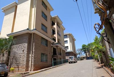 3 Bed Apartment with En Suite in Lavington