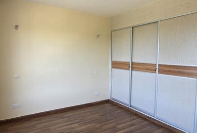 4 Bed Apartment with En Suite at Parklands - 2