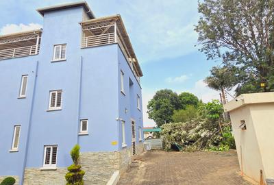 5 Bed Townhouse with En Suite at Lavington