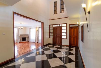 4 Bed House with En Suite in Runda - 3