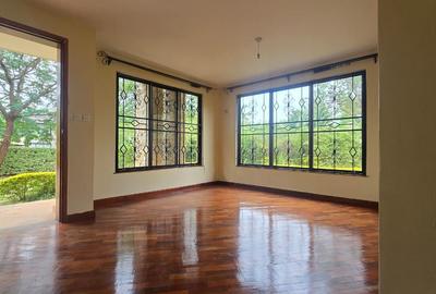 4 Bed House with En Suite in Garden Estate