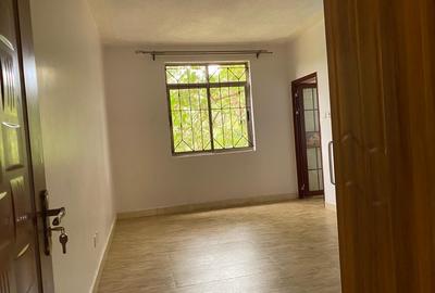 8 Bed Apartment with En Suite in Lavington