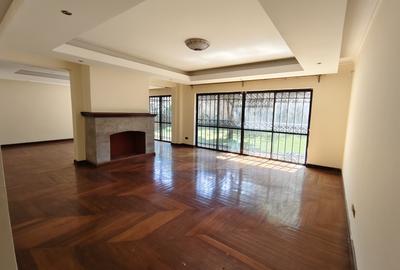 5 Bed House with En Suite in Lavington