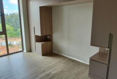 2 Bed Apartment with En Suite in Rosslyn