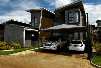 4 Bed Villa with En Suite at Redhill