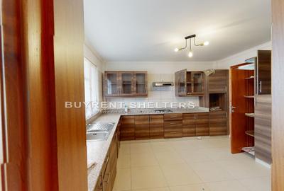 3 Bed Apartment with En Suite at Parklands