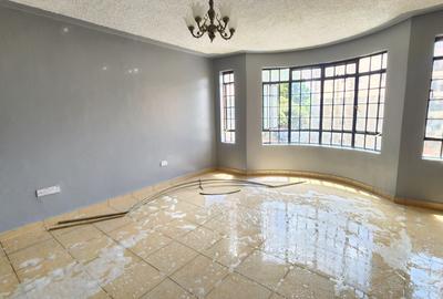 3 Bed Apartment with En Suite at - 3