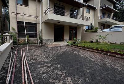 5 Bed Townhouse with En Suite at Lavington Green - 3
