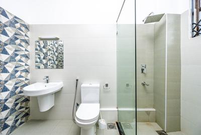 3 Bed Apartment with En Suite at Bungalows Road - 2