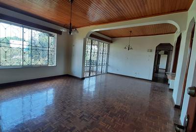 4 Bed Apartment with En Suite in Riverside