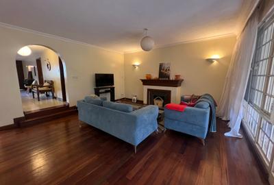 Furnished 3 Bed Apartment with En Suite at Riverside Drive