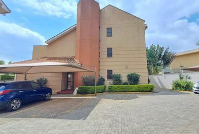 6 Bed Townhouse with En Suite in Lavington