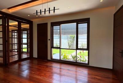 5 Bed House with En Suite in Runda - 4