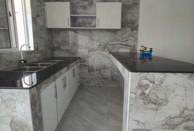 1 Bed Apartment with En Suite at Prideinn Paradise - 2