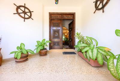 5 Bed Townhouse at Beach Road - 4