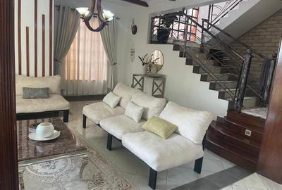 5 Bed Townhouse with En Suite in Ruaka