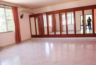 4 Bed House with En Suite in Nyali Area