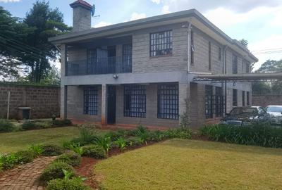 5 Bed Villa with En Suite in Runda