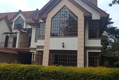 5 Bed Townhouse with En Suite in Lavington