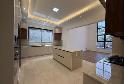 5 Bed Townhouse with En Suite at Mzima Springs - 3