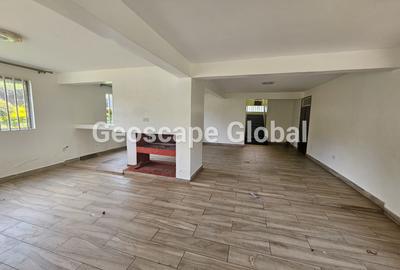 5 Bed House with En Suite in Nyari - 4