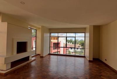 5 Bed Townhouse with En Suite in Lavington - 4