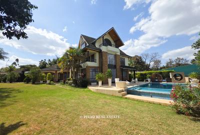 4 Bed House with Swimming Pool in Garden Estate