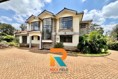 4 Bed Townhouse with En Suite in Rosslyn - 2