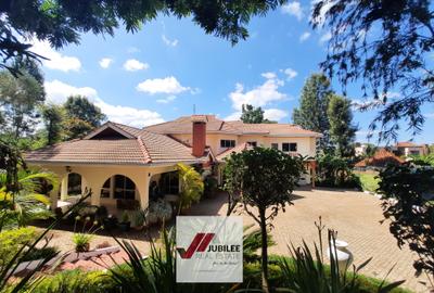4 Bed House with En Suite in Nyari
