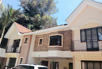 4 Bed Townhouse with En Suite in Westlands Area