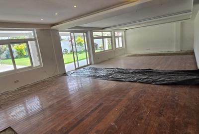 5 Bed House with En Suite in Runda - 3