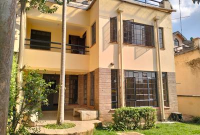 5 Bed Townhouse with En Suite in Lavington