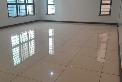 3 Bed Apartment with En Suite in General Mathenge