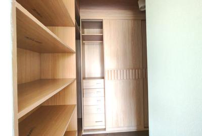 3 Bed Apartment with En Suite in Brookside - 2