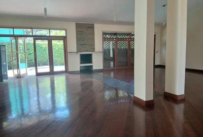 4 Bed Villa with En Suite in Runda - 2