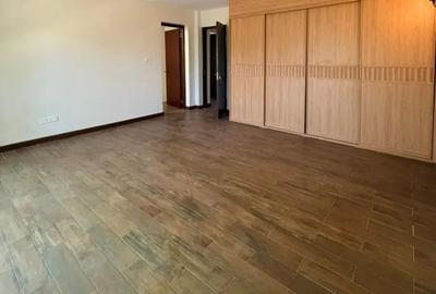 4 Bed Apartment with En Suite in General Mathenge - 4