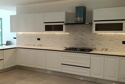 5 Bed Apartment with En Suite in Lavington - 2