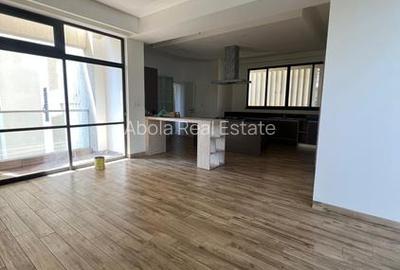 4 Bed Apartment with En Suite in Riverside - 4