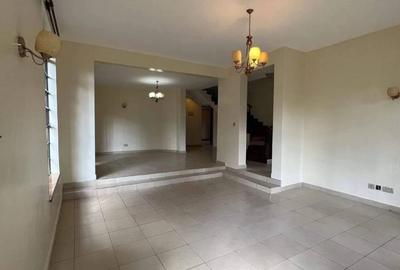 5 Bed Townhouse with En Suite in Lavington - 2