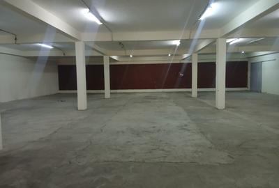 45,000 ft² Warehouse with Backup Generator in Industrial Area - 3