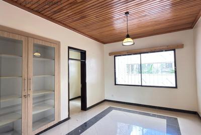 4 Bed Apartment with En Suite at Westlands - 3