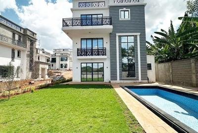 5 Bed Townhouse with En Suite at Lavington Green - 2