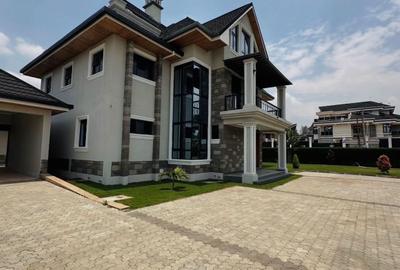 5 Bed Villa with En Suite in Runda - 2