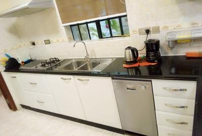 2 Bed House with En Suite in Nyari - 2