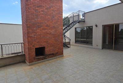 5 Bed Townhouse with En Suite at Lavington Green - 2