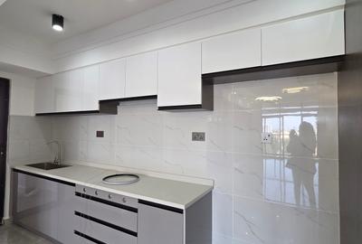 1 Bed Apartment with Gym in Kilimani - 3