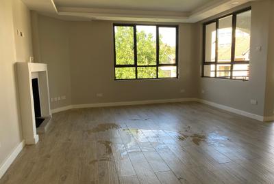 3 Bed Apartment with En Suite at Lavington - 4