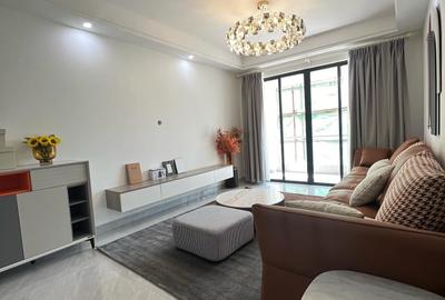 Serviced 2 Bed Apartment with En Suite at Padmore Road